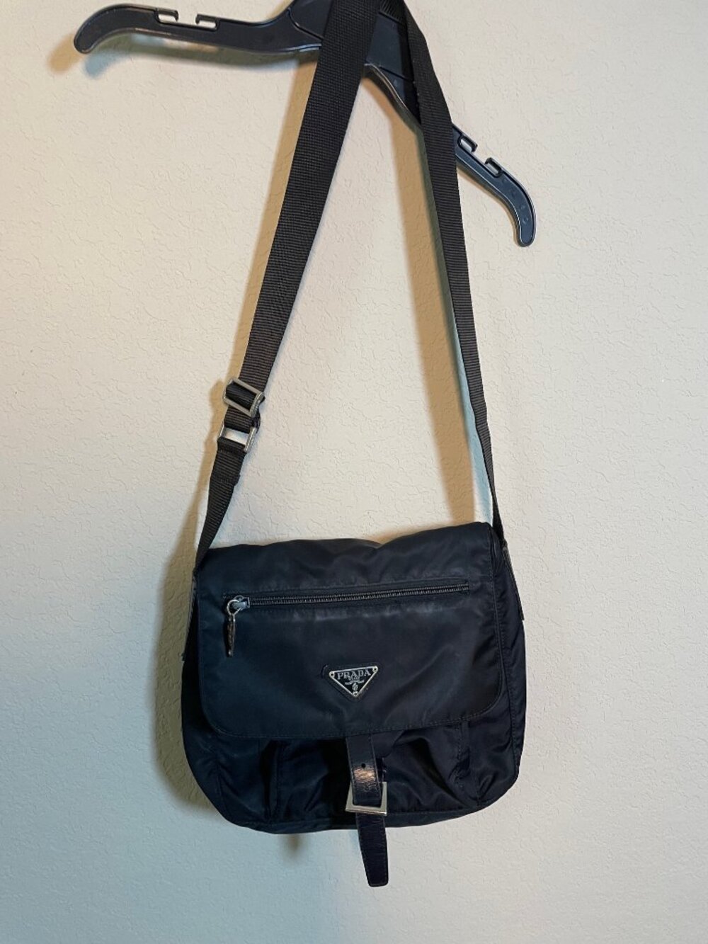 Vintage Prada Milano Triangle Logo Tessuto Nylon Crossbody Messenger Bag Black